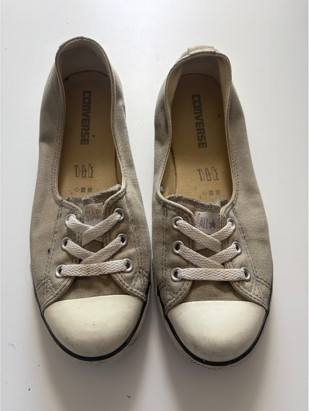 Converse All Star Slip-On Sneakers 8.5 Beige Canvas, Size 7